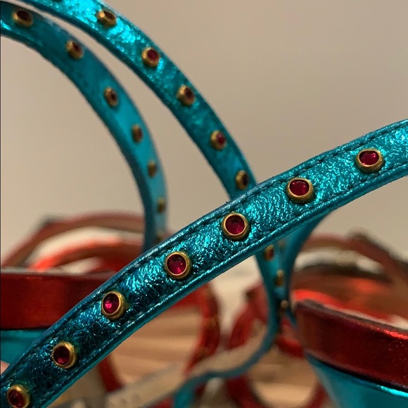 Gucci Wangy Jeweled Sandal - Picture 5 of 6